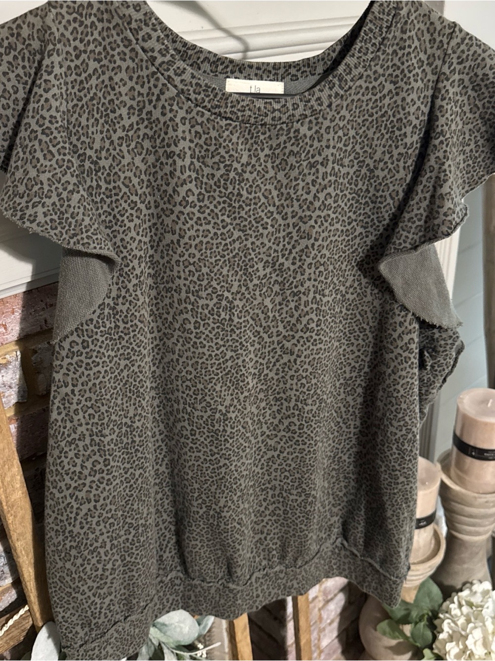 T.La Anthropology Olive Green Leopard Ruffle Sleeve Top EUC